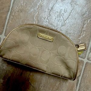 Coach Makeup Bag from Estée Lauder Gift 2010-2011